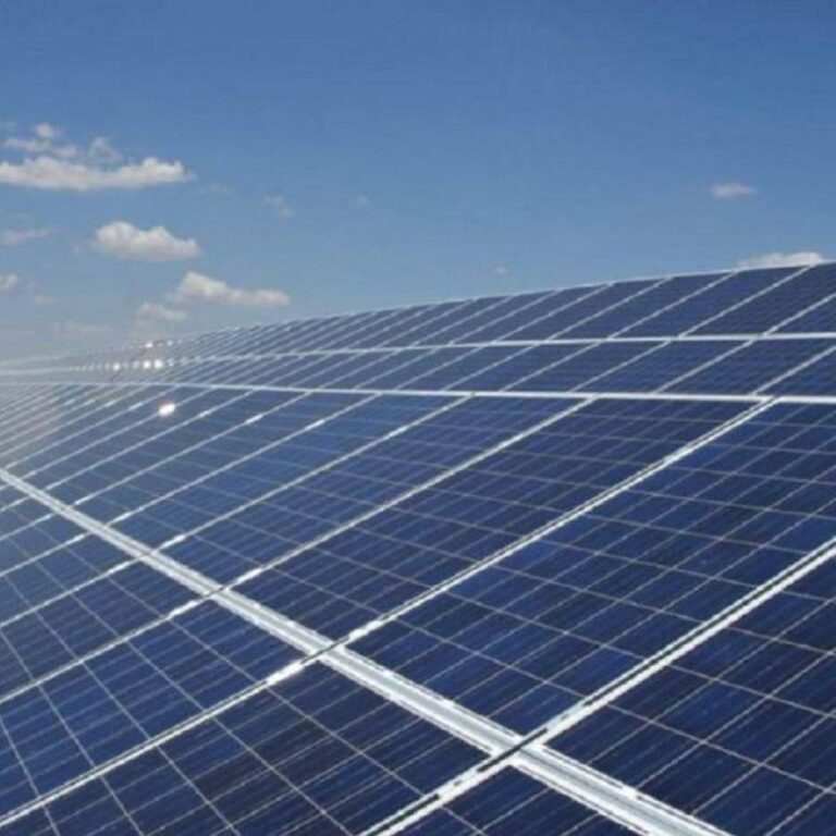 Tres nuevas comunidades solares permitirán reducir la factura de la luz a 600 familias de Linares
